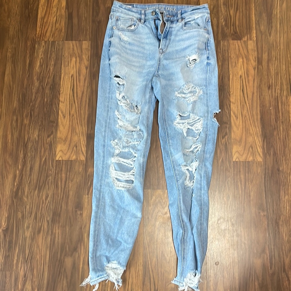 American eagle stretch ripped mom jean size 4
